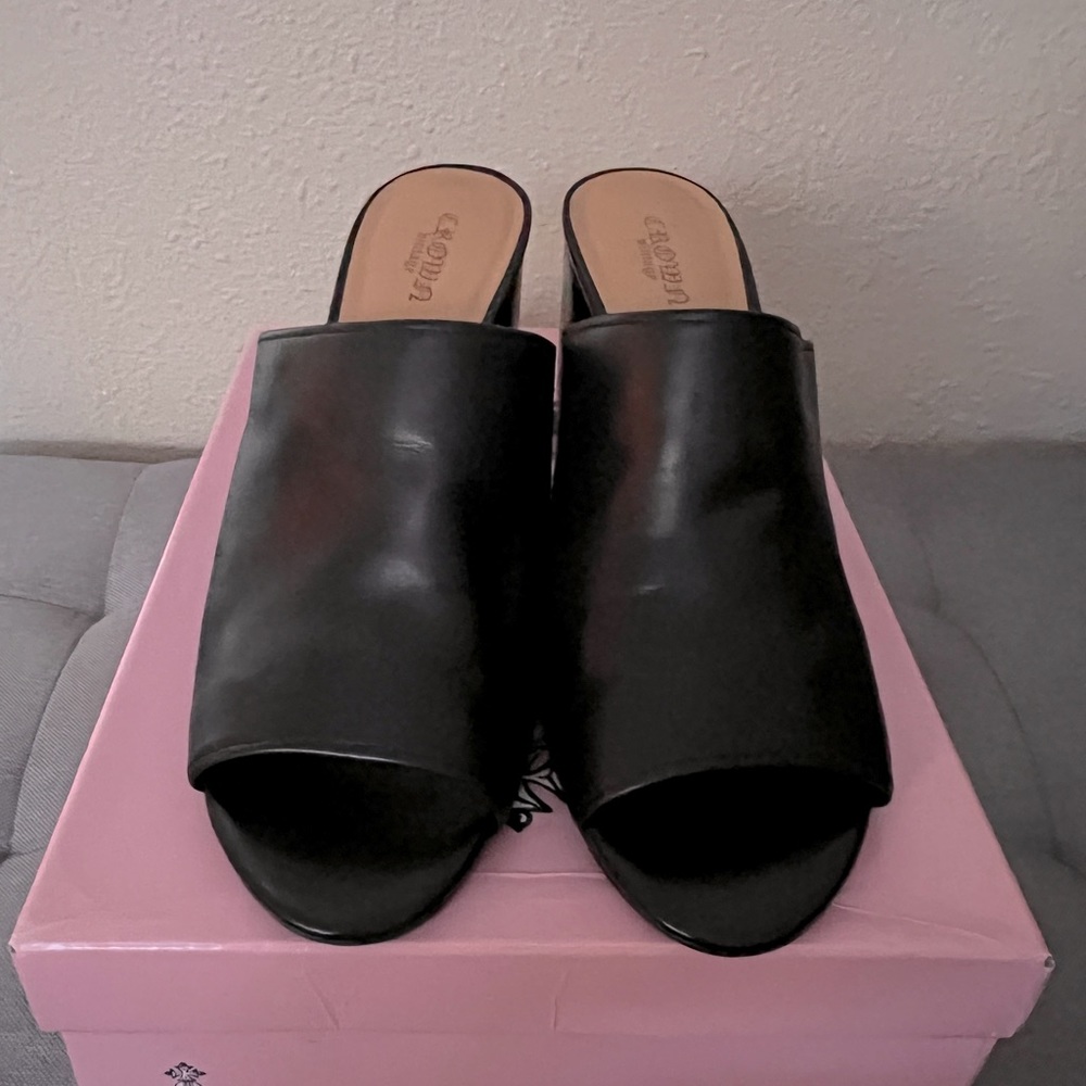Crown vintage mules